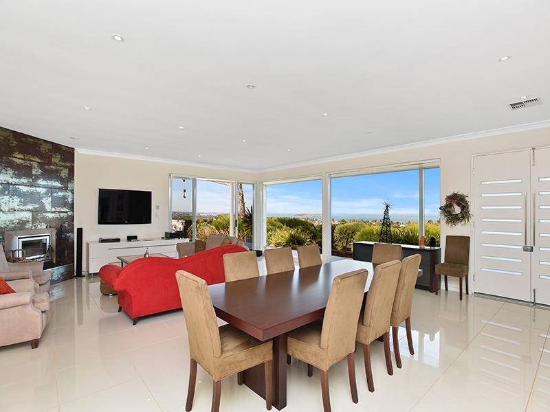 82 Waitpinga Road, Victor Harbor SA 5211