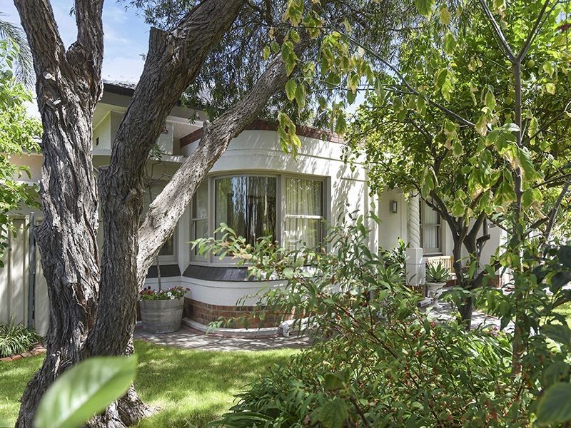 19 Hill Street, Victor Harbor SA 5211