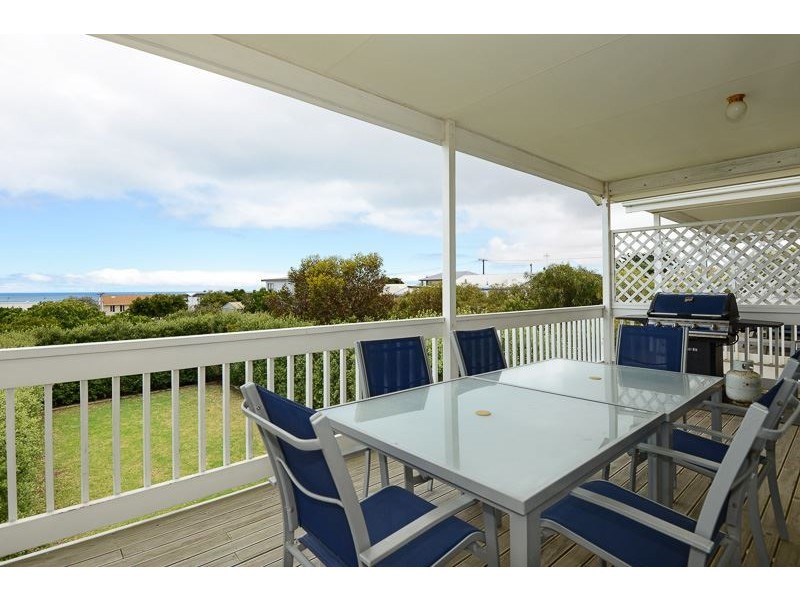 18 Strangways Avenue, Hayborough SA 5211