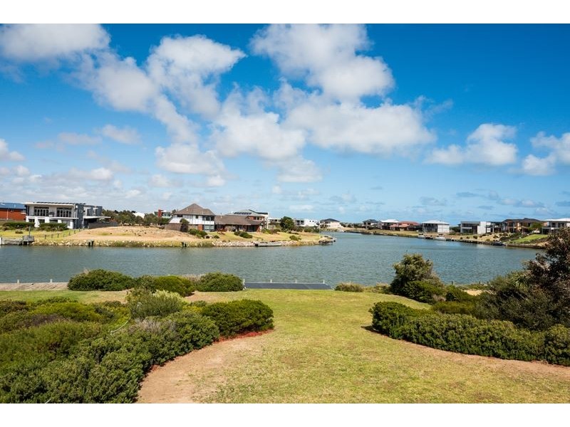 1 Arcadia Avenue, Hindmarsh Island SA 5214