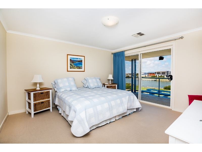 1 Arcadia Avenue, Hindmarsh Island SA 5214