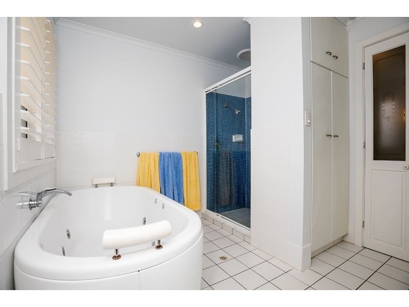 1 Arcadia Avenue, Hindmarsh Island SA 5214