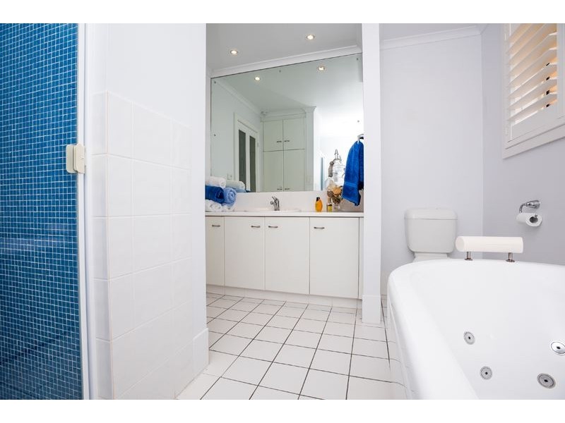 1 Arcadia Avenue, Hindmarsh Island SA 5214