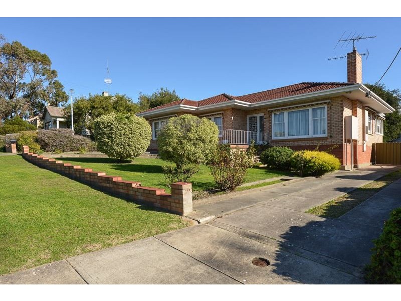 23 Riverview Road, Victor Harbor SA 5211