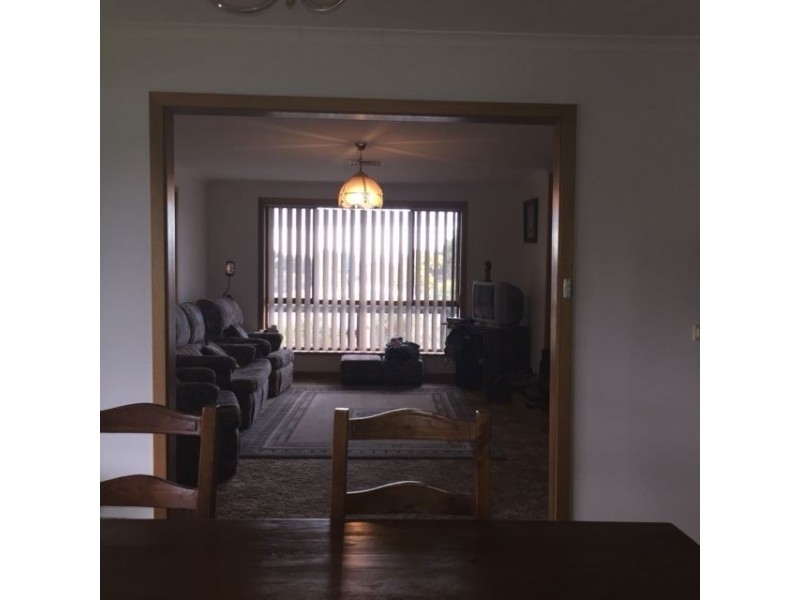 12 Laurie Ave, Encounter Bay SA 5211