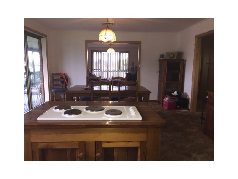 12 Laurie Ave, Encounter Bay SA 5211