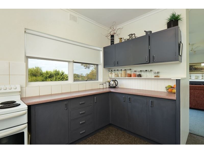 4 Jenkins Avenue, Victor Harbor SA 5211