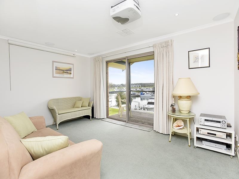 100 Arcadia Avenue, Hindmarsh Island SA 5214