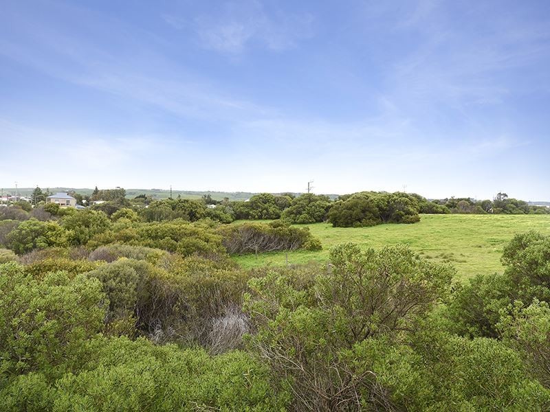 12 McLeod Road, Middleton SA 5213