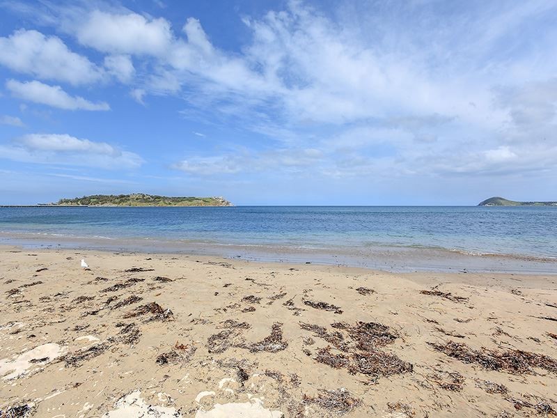 6 Esplanade, Victor Harbor SA 5211