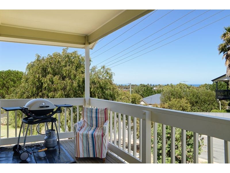 19 Sweetman Ave, Encounter Bay SA 5211