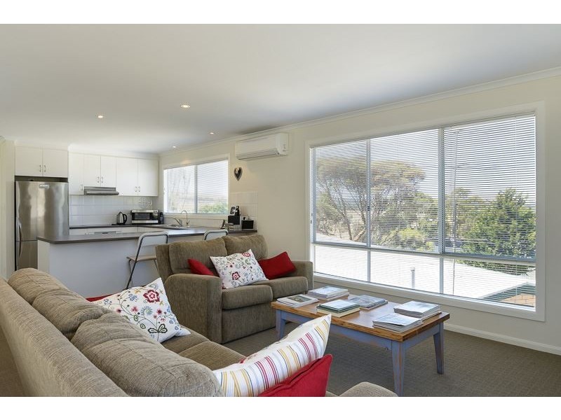 19 Sweetman Ave, Encounter Bay SA 5211