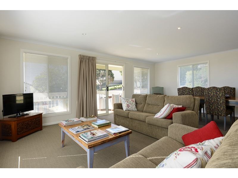 19 Sweetman Ave, Encounter Bay SA 5211