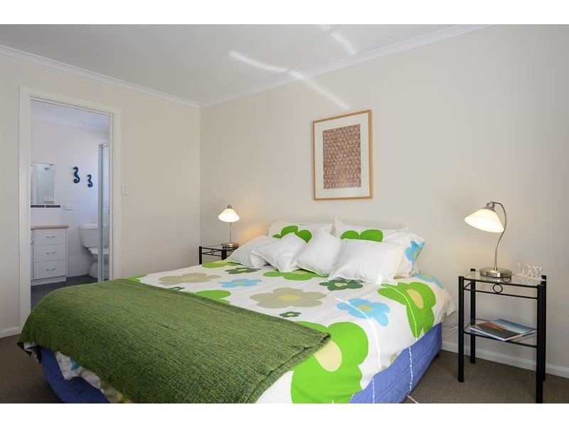 19 Sweetman Ave, Encounter Bay SA 5211