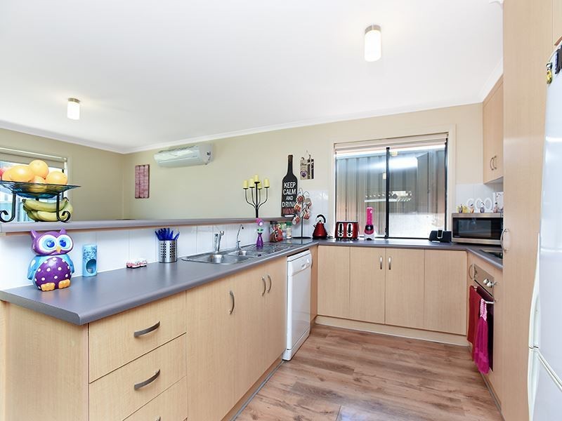 13 Robb Street, Encounter Bay SA 5211