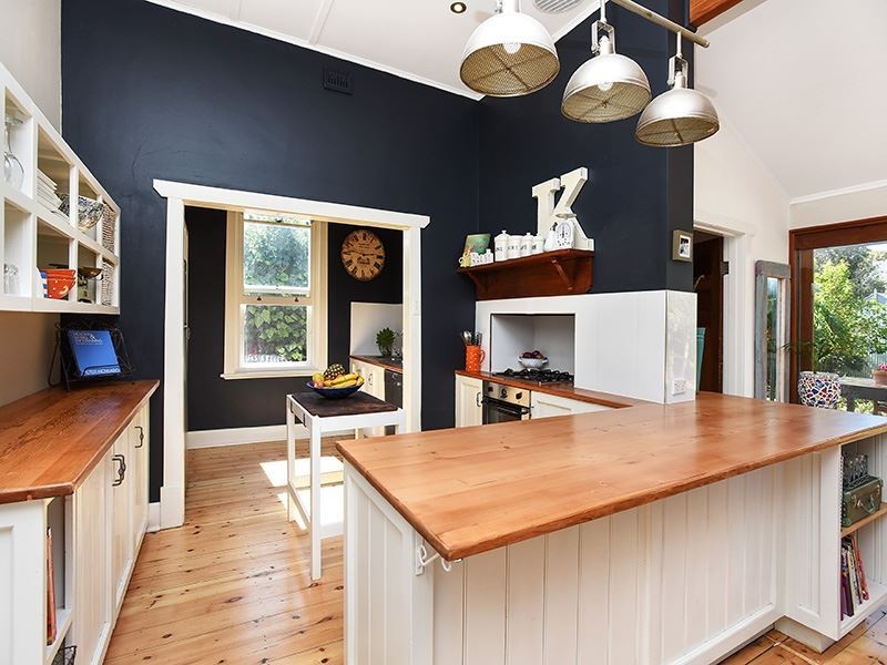 12 Pine Avenue, Victor Harbor SA 5211