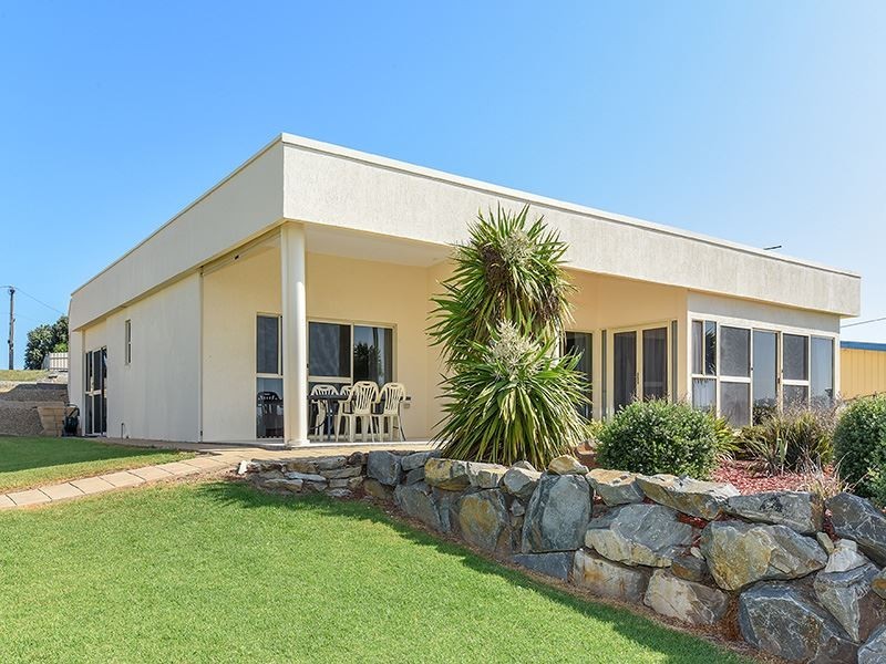 59 Captain Sturt Parade, Hindmarsh Island SA 5214