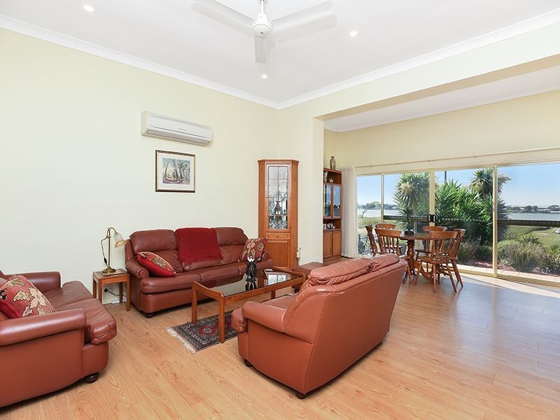 59 Captain Sturt Parade, Hindmarsh Island SA 5214