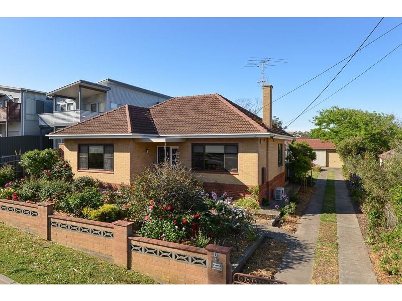 12 Renown Avenue, Victor Harbor SA 5211