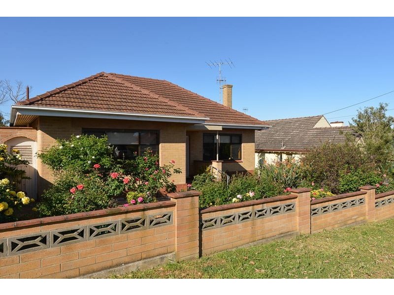 12 Renown Avenue, Victor Harbor SA 5211