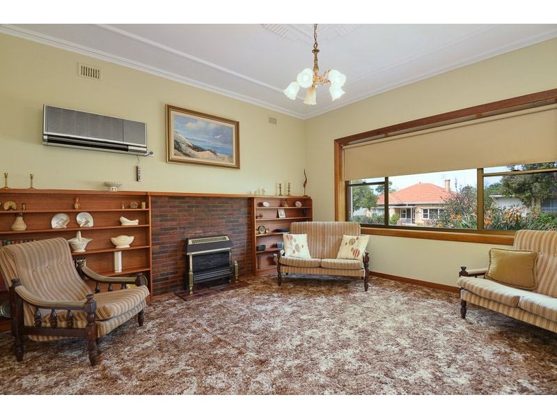 12 Renown Avenue, Victor Harbor SA 5211