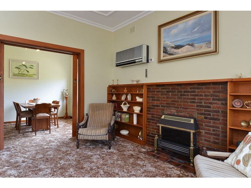12 Renown Avenue, Victor Harbor SA 5211