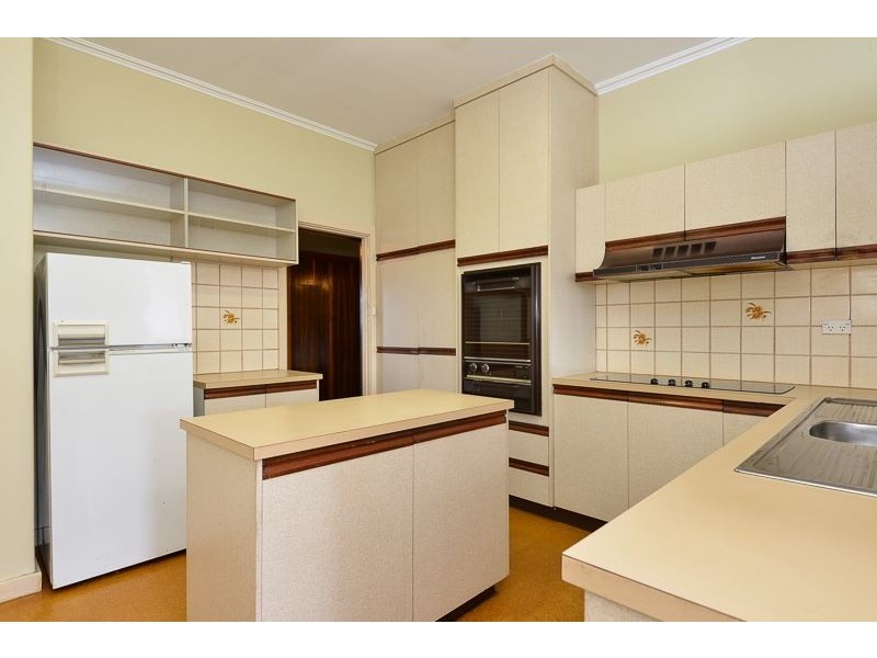 12 Renown Avenue, Victor Harbor SA 5211