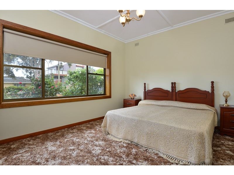 12 Renown Avenue, Victor Harbor SA 5211