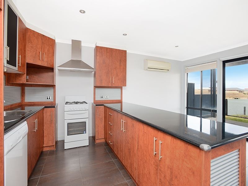 229 Excelsior Parade, Hindmarsh Island SA 5214