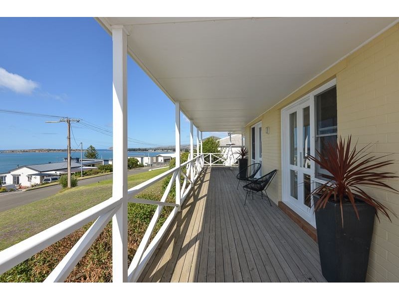 15 Heggerton Street, Mccracken SA 5211