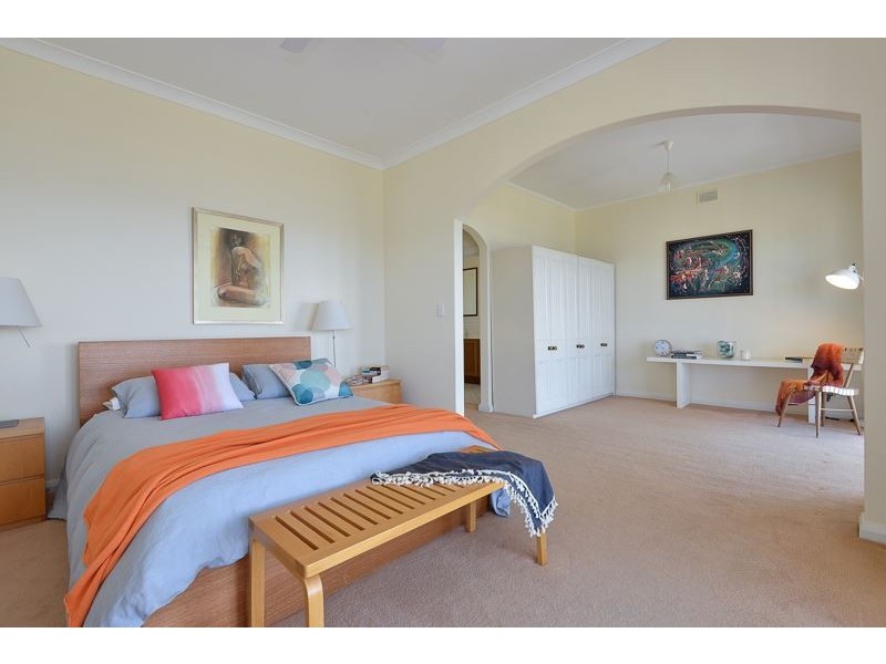 15 Heggerton Street, Mccracken SA 5211