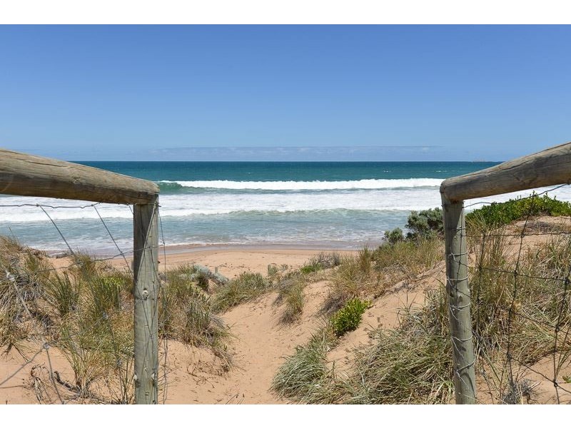 18 Albatross Avenue, Hayborough SA 5211