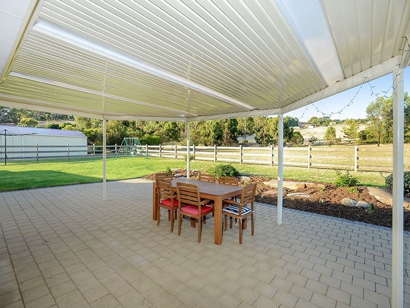 42 Henderson Road, Victor Harbor SA 5211