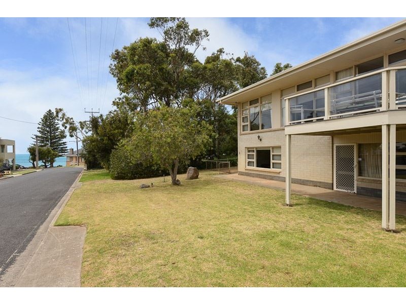 11 Nevin Avenue, Encounter Bay SA 5211