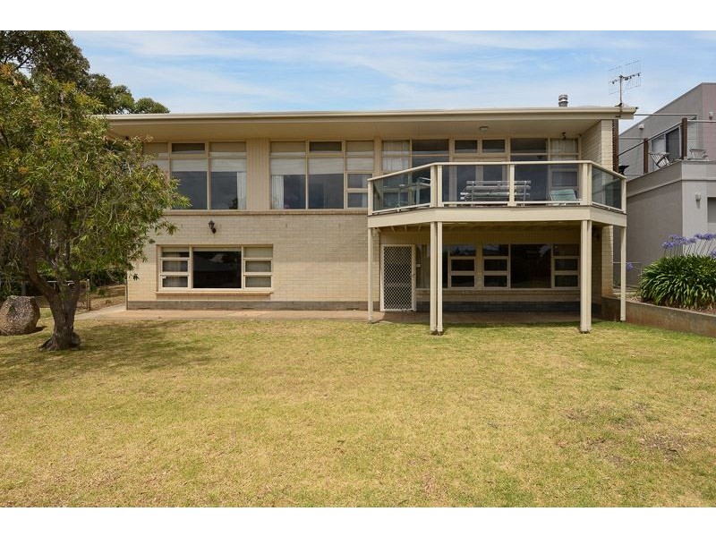 11 Nevin Avenue, Encounter Bay SA 5211