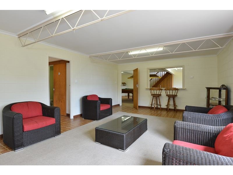 11 Nevin Avenue, Encounter Bay SA 5211