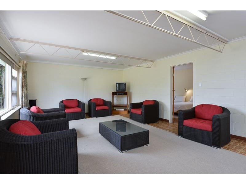 11 Nevin Avenue, Encounter Bay SA 5211