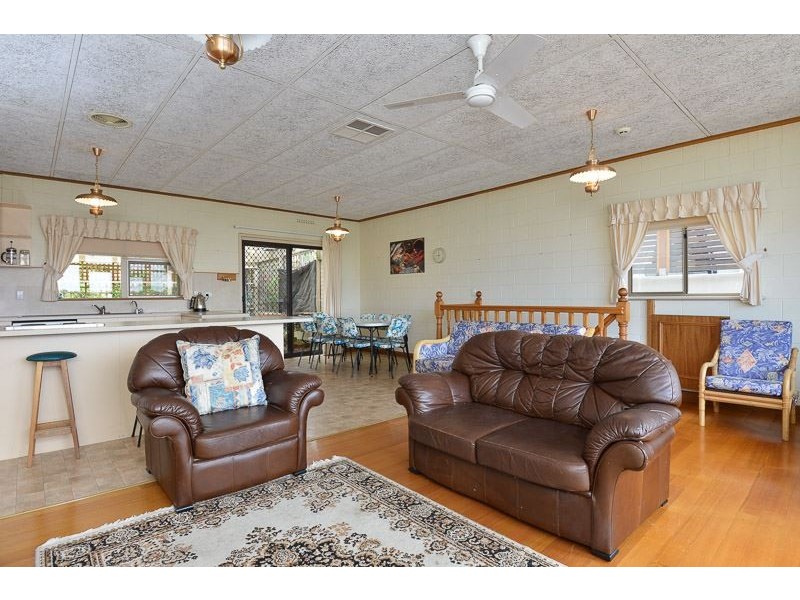 11 Nevin Avenue, Encounter Bay SA 5211