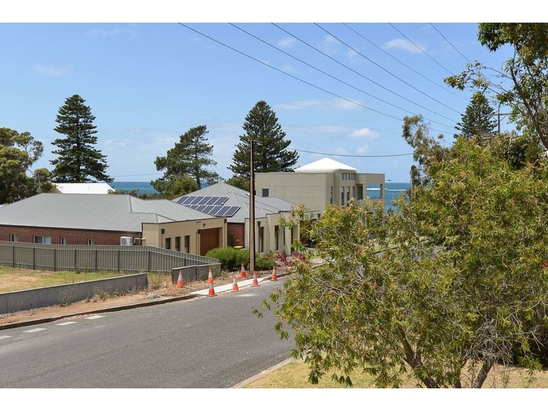 11 Nevin Avenue, Encounter Bay SA 5211