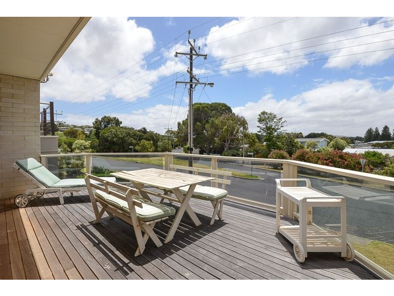 11 Nevin Avenue, Encounter Bay SA 5211