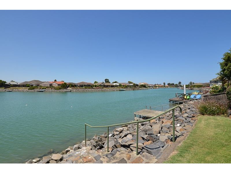 9 Lakeside Circuit, Encounter Bay SA 5211