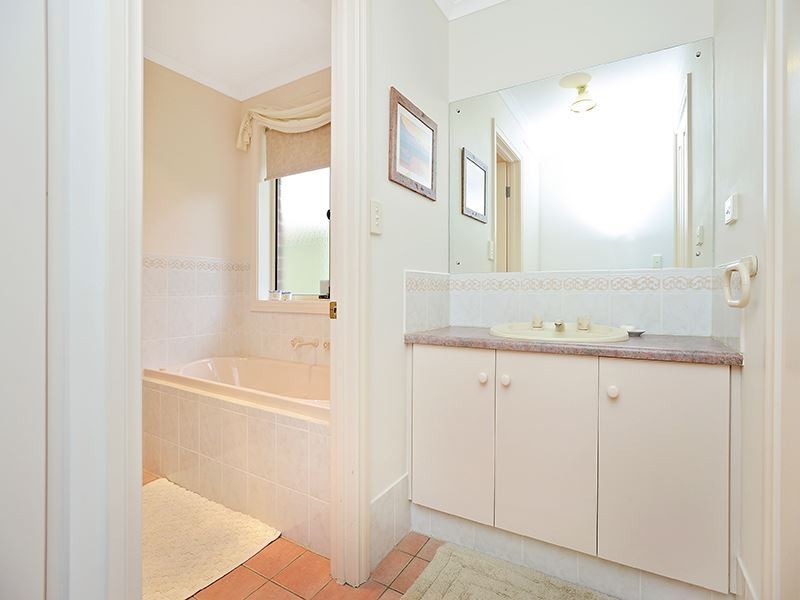 11 Woodrow Way, Goolwa SA 5214