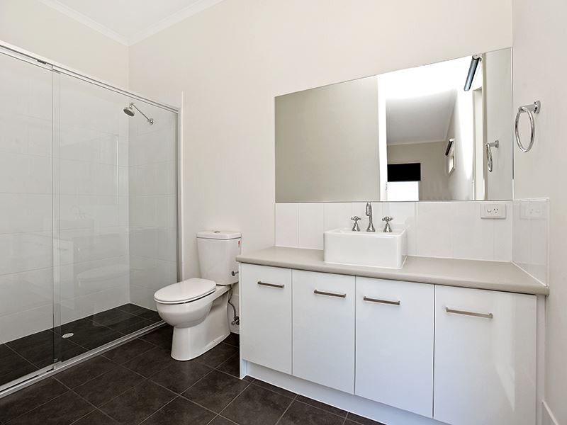 27 Breckan Avenue, Victor Harbor SA 5211