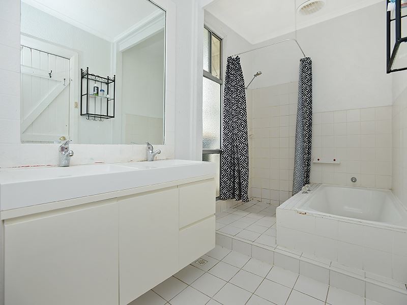 4 Kent Drive, Victor Harbor SA 5211