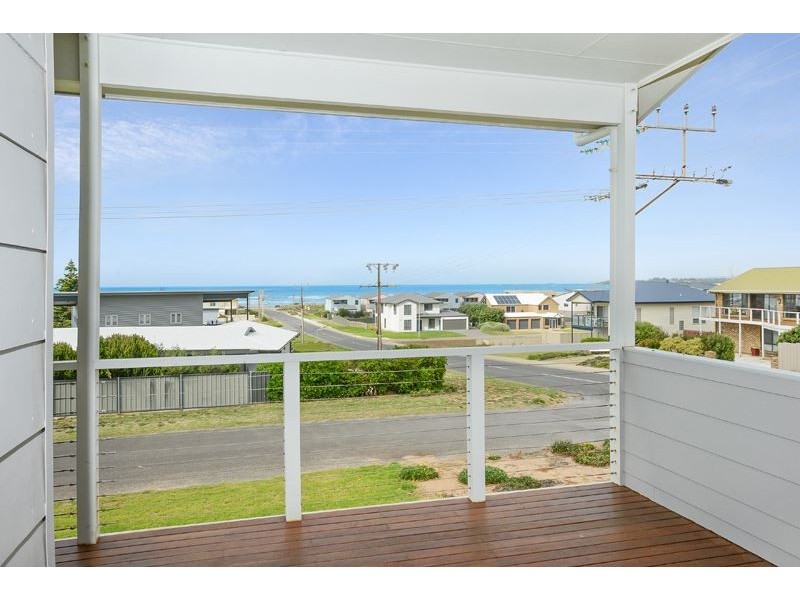 16 Chapman Road, Middleton SA 5213