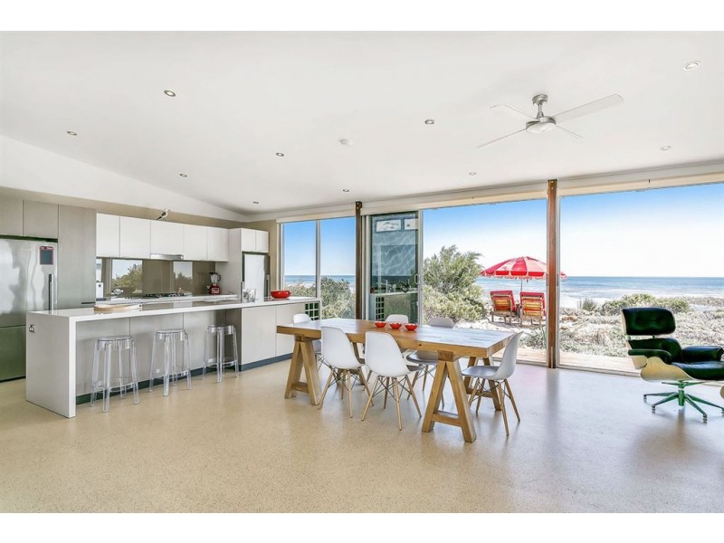 18 Lady Bay Road, Normanville SA 5204