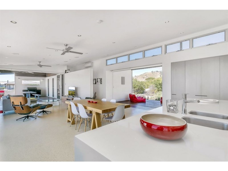 18 Lady Bay Road, Normanville SA 5204