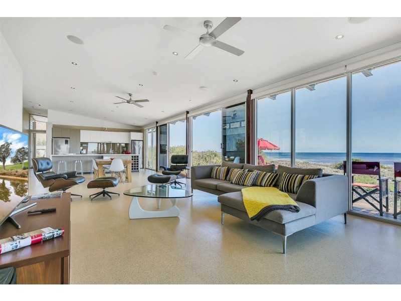 18 Lady Bay Road, Normanville SA 5204