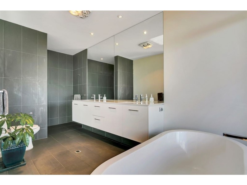 4 Stock Drive, Port Elliot SA 5212