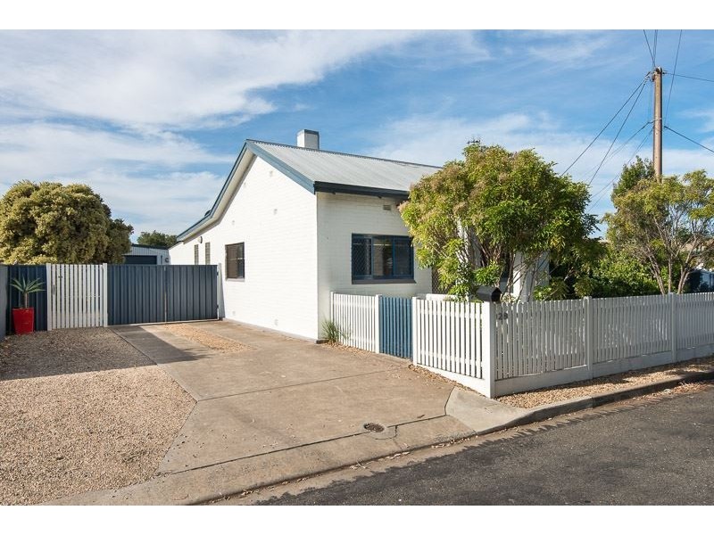 28 Graham Street, Victor Harbor SA 5211